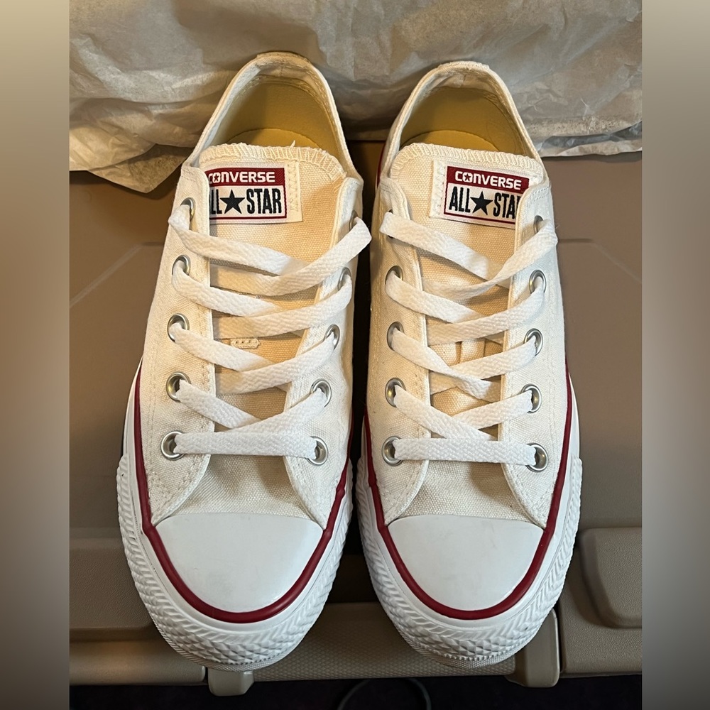 White converse women’s 6
